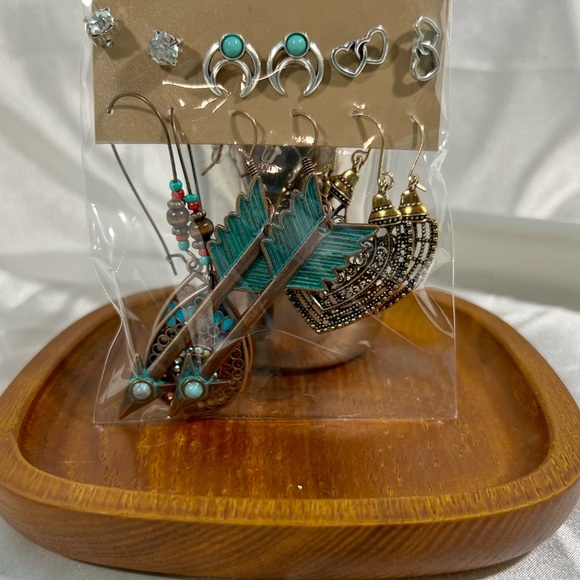 Southwestern Earrings Set - Picture 2 of 4